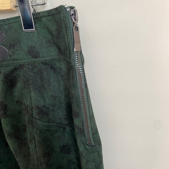 ICONIC Women's 14 Abstract Green Floral Faux Suede Skirt 1/4 Zip Festival Whimsy - Picture 4 of 15